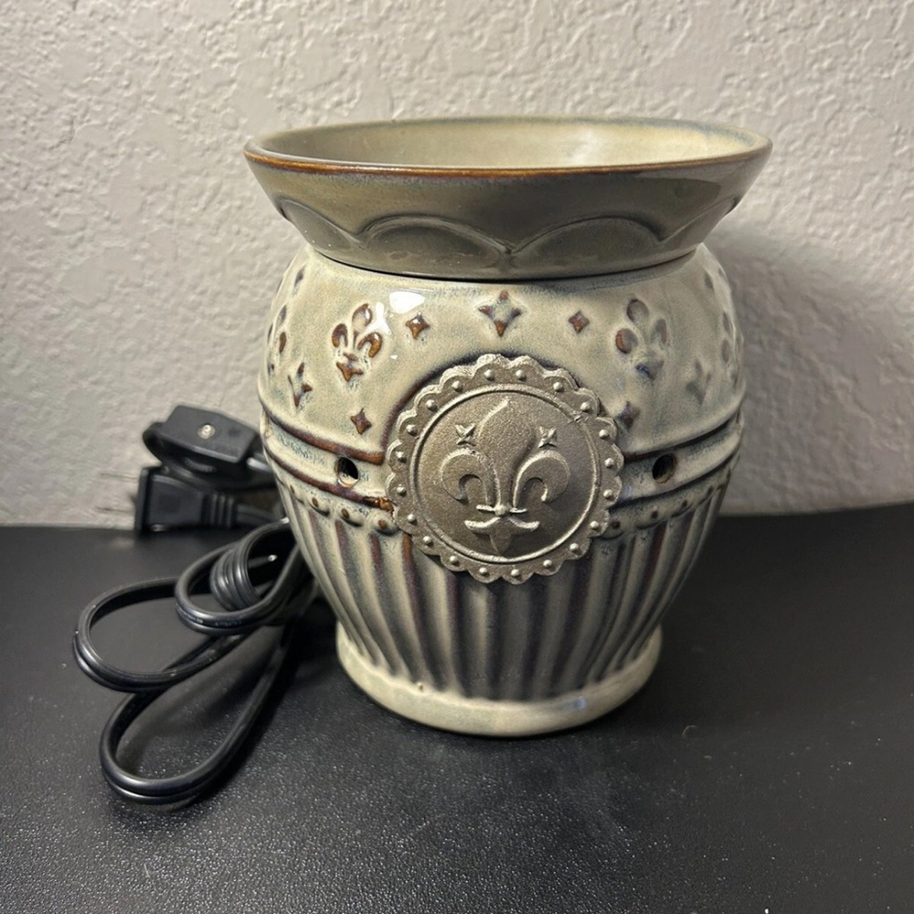 Scentsy Wax Warmer Green/Bronze Fleur de Lis Verdigris